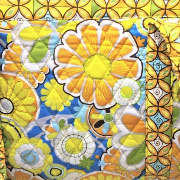 She's Got Baggage Large Yellow Print Multi-Pocket Sunflower Tote Bag - Picture 12 of 16